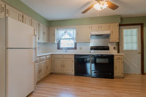 3 Edwards Street Nashua NH 03060