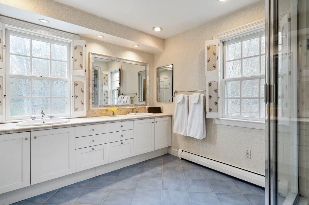 33 Blue Heron Lane Hanover NH 03750