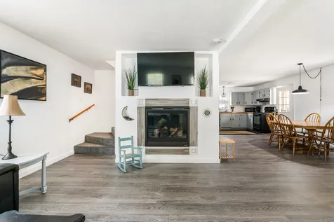 43 Sioux Path Sunapee NH 03782