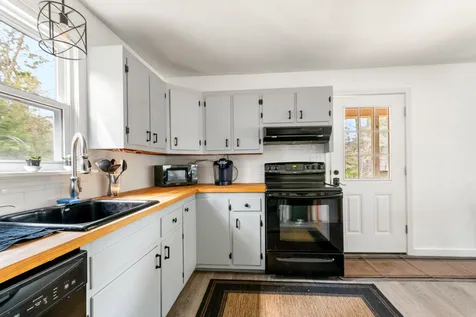 43 Sioux Path Sunapee NH 03782