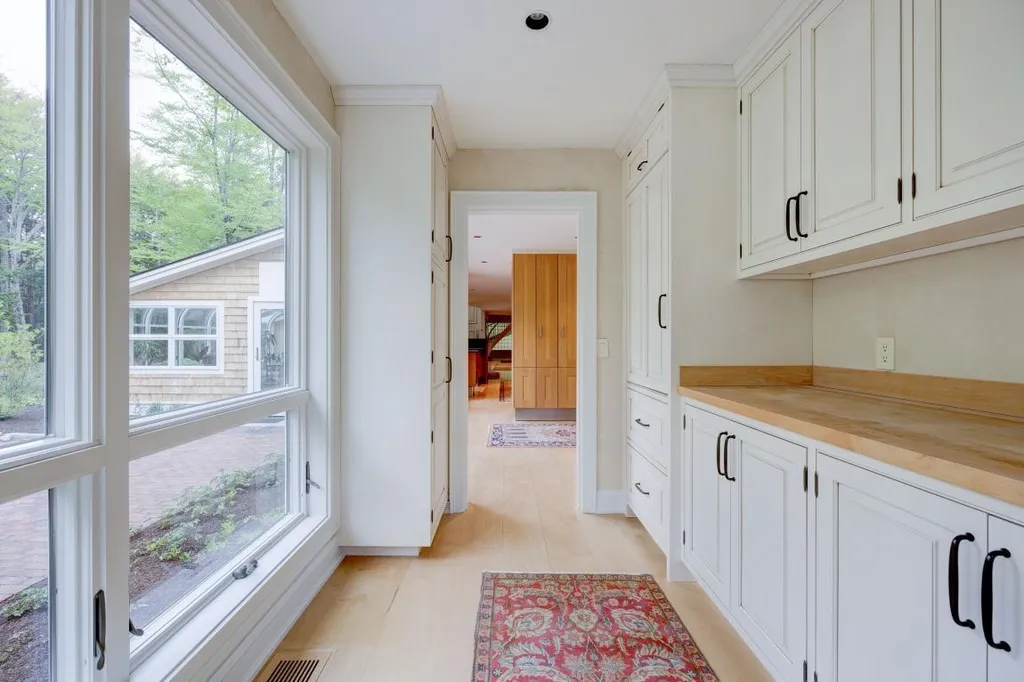 3r Birnum Woods Road Stratham NH 03885