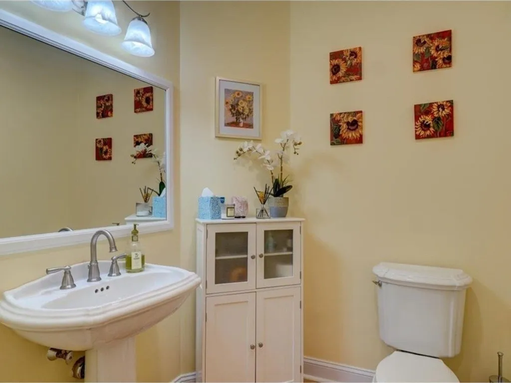 185 West Pinnacle Ridge Road Waterbury VT 05676
