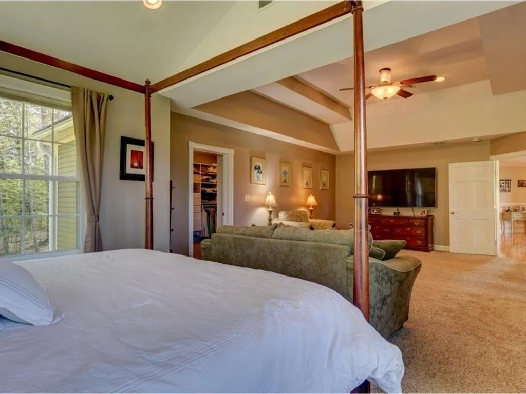 185 West Pinnacle Ridge Road Waterbury VT 05676