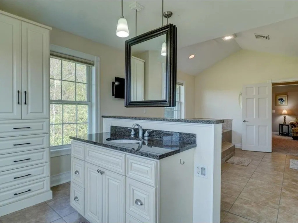 185 West Pinnacle Ridge Road Waterbury VT 05676