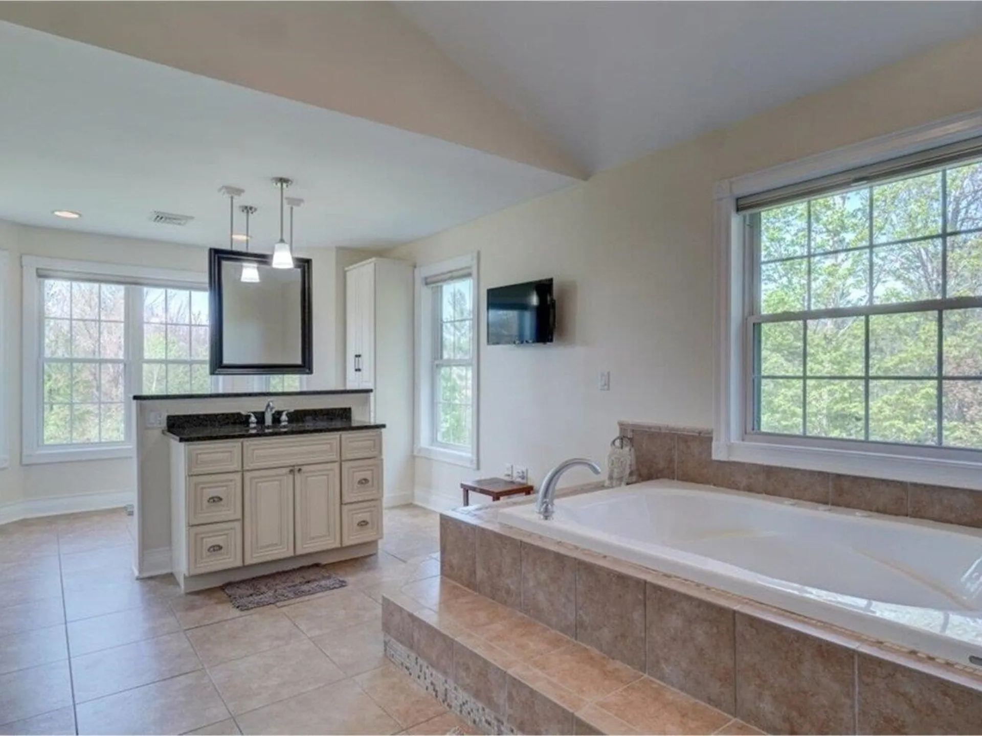 185 West Pinnacle Ridge Road Waterbury VT 05676