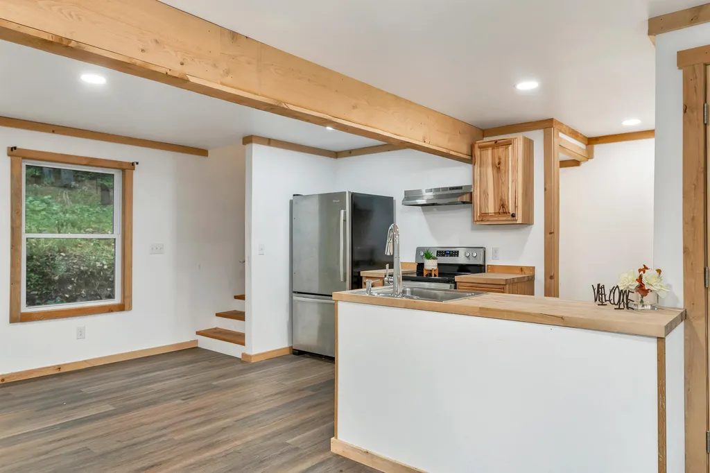 30 Hermit Woods Road Meredith NH 03253
