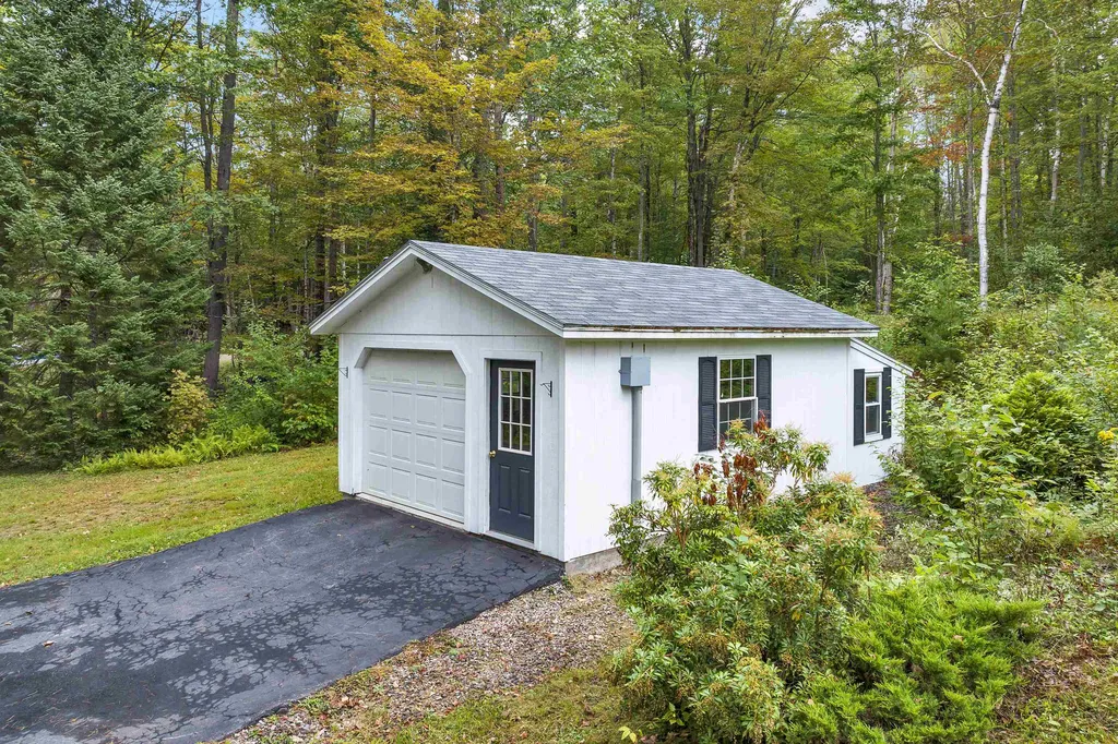 30 Hermit Woods Road Meredith NH 03253