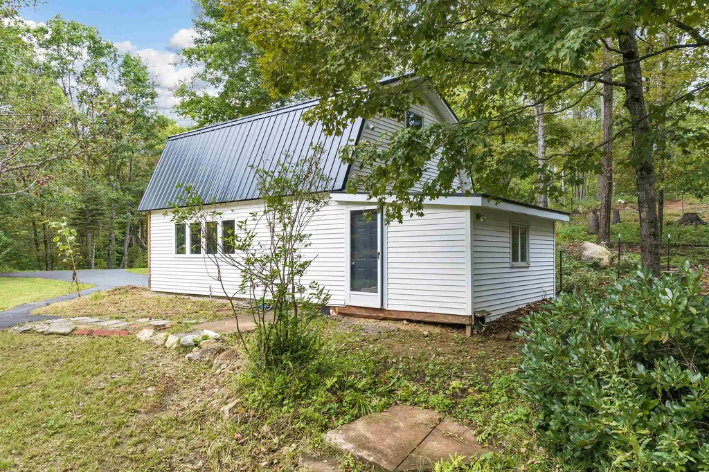 30 Hermit Woods Road Meredith NH 03253