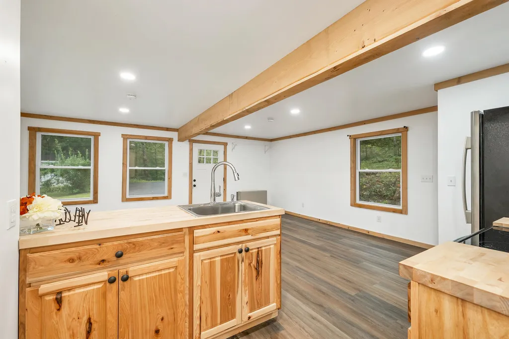 30 Hermit Woods Road Meredith NH 03253