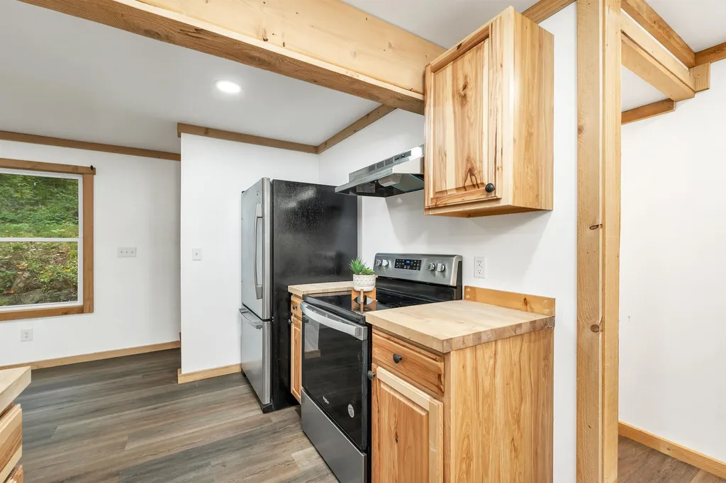 30 Hermit Woods Road Meredith NH 03253