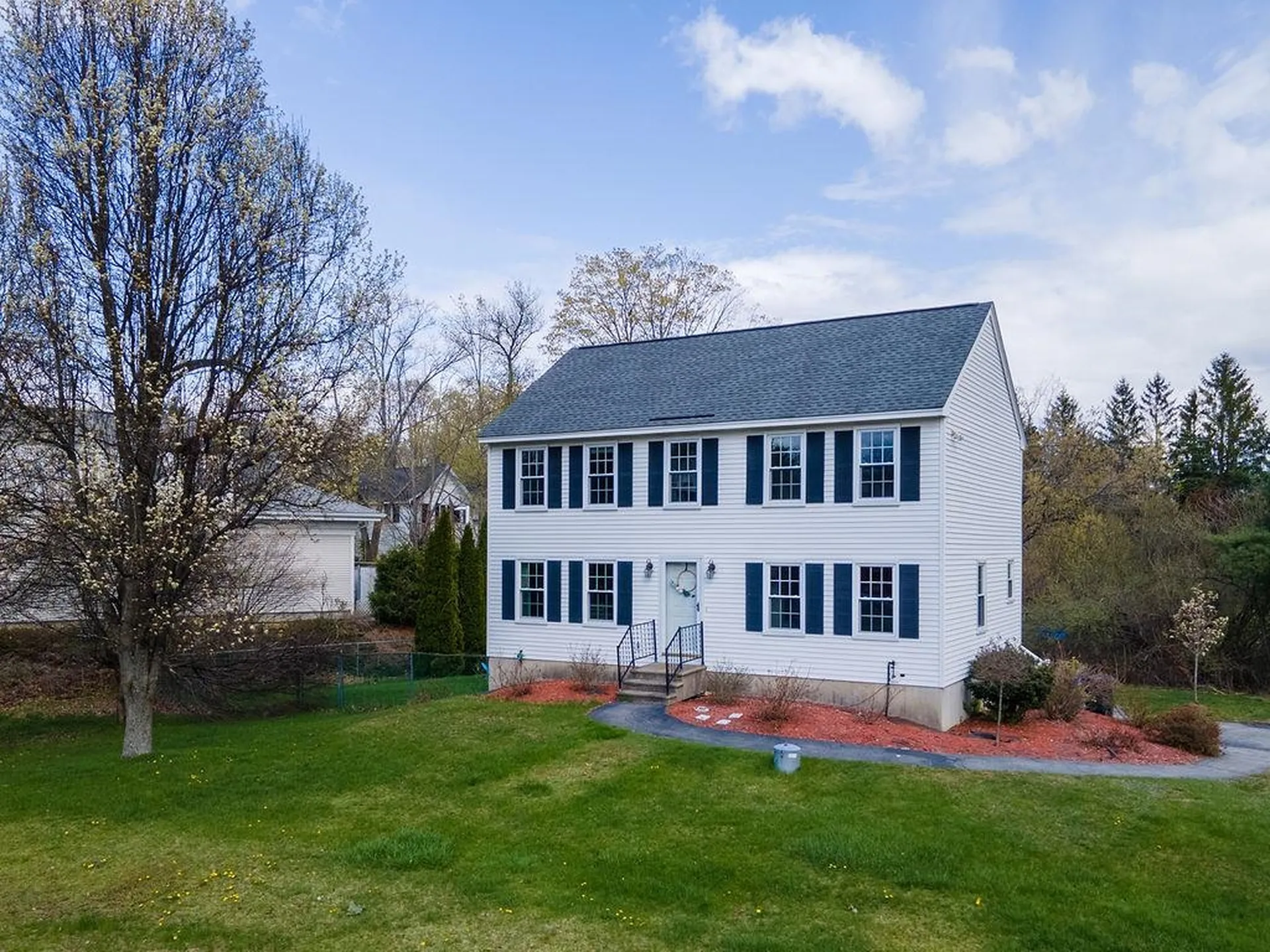 9 Mountain Road Goffstown NH 03045