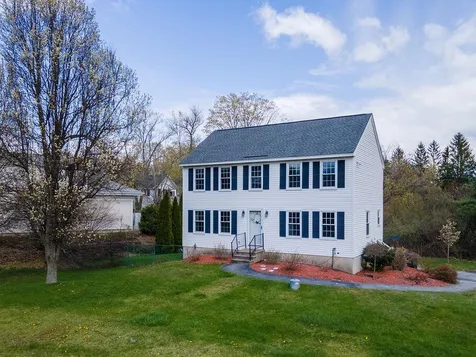9 Mountain Road Goffstown NH 03045