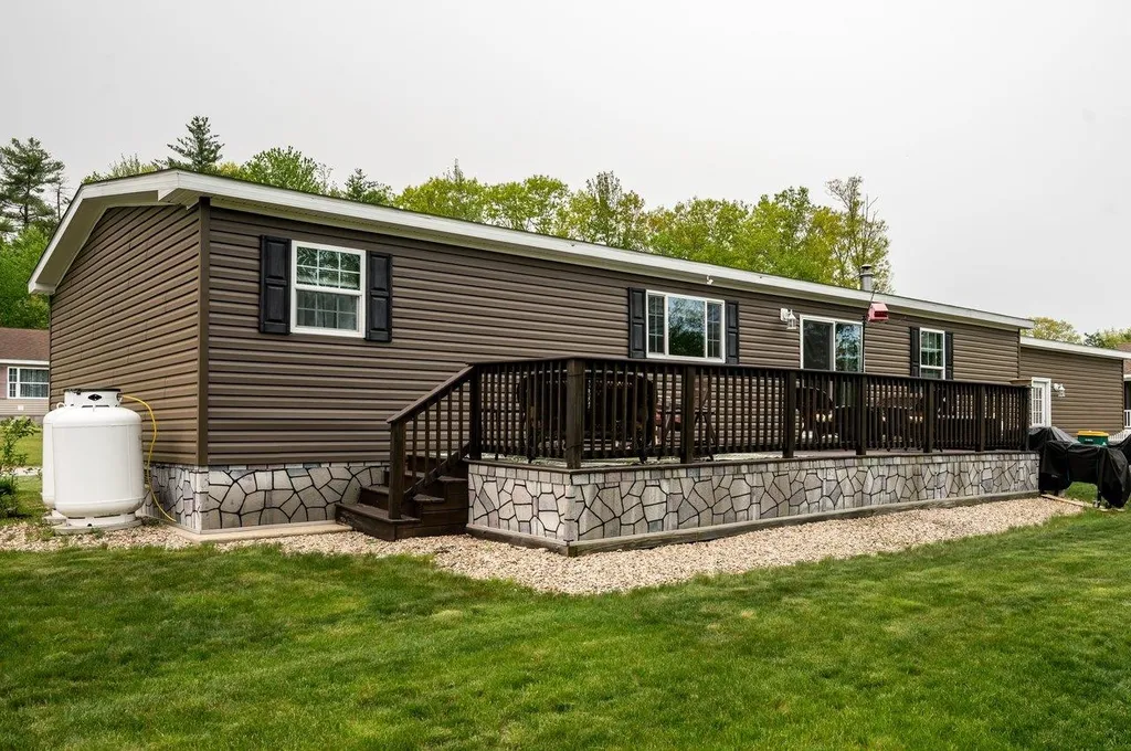 14 Tumbleweed Drive Rochester NH 03867