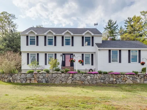 21 Scenic View Drive Pelham NH 03076