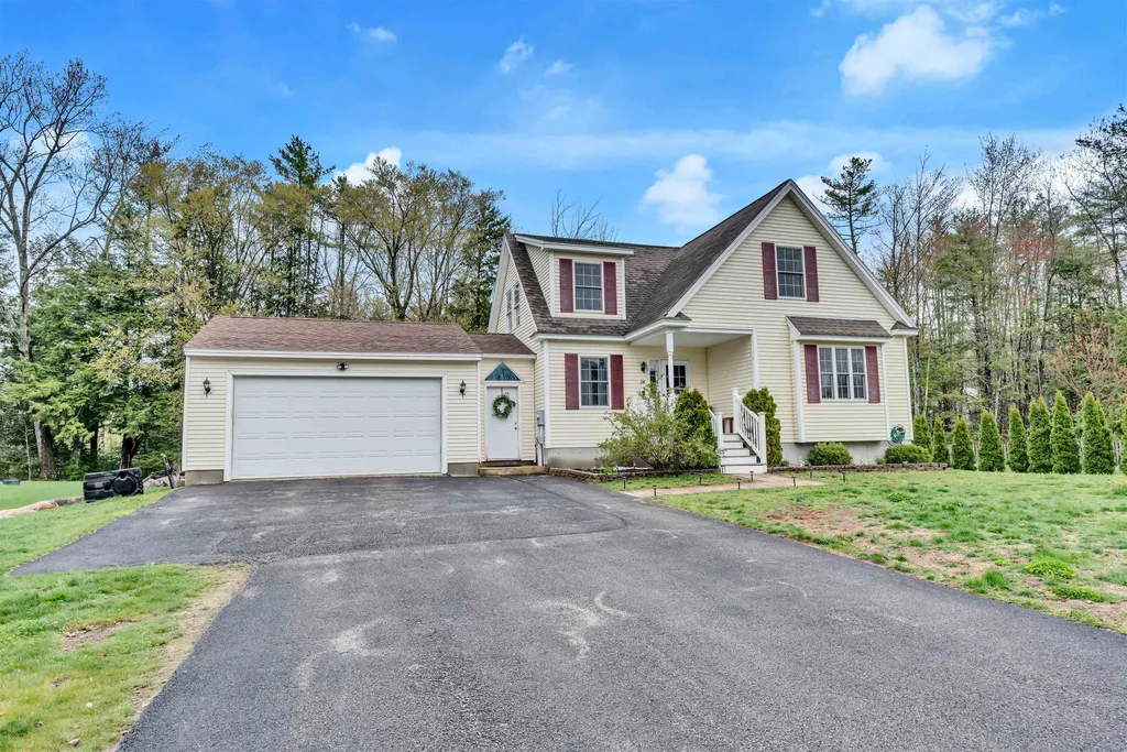 24 Brenda Lane Rochester NH 03867
