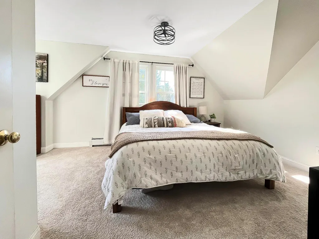 24 Brenda Lane Rochester NH 03867