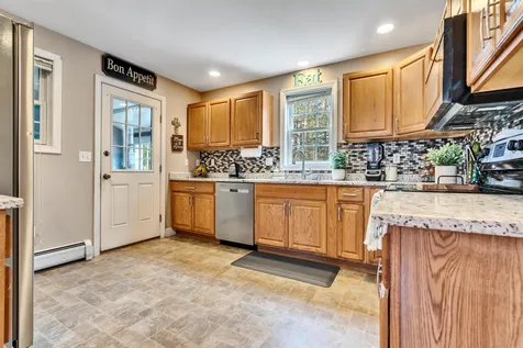 24 Brenda Lane Rochester NH 03867