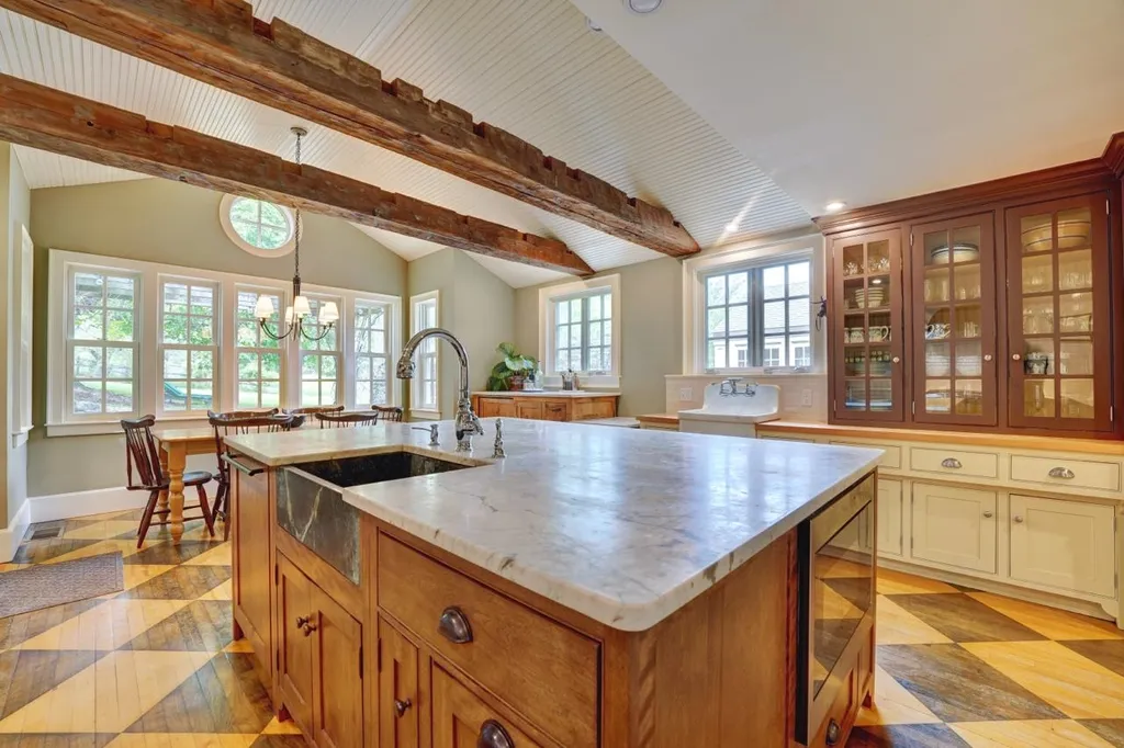39 Thornell Road Newton NH 03858