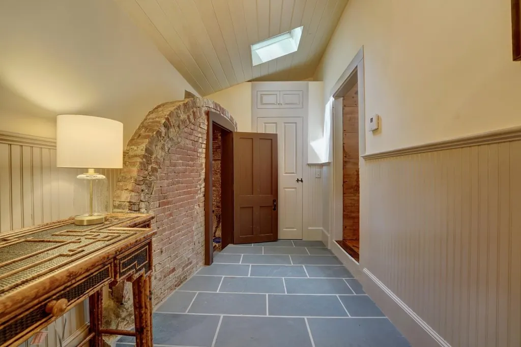 39 Thornell Road Newton NH 03858