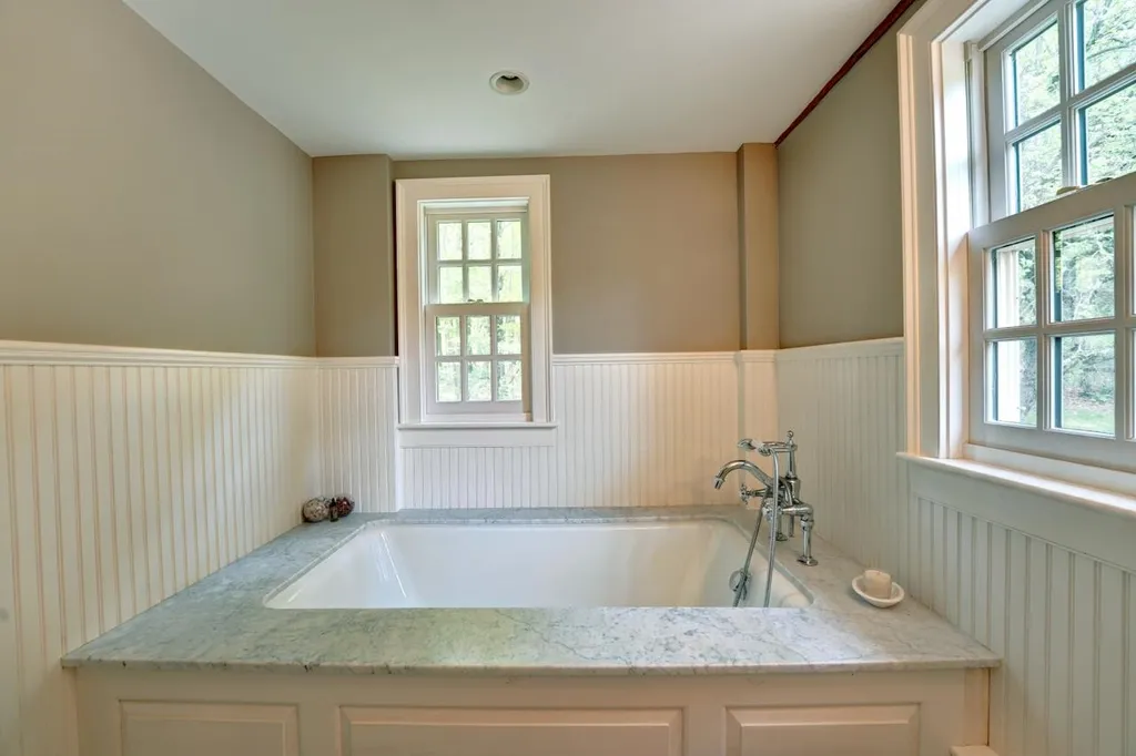 39 Thornell Road Newton NH 03858