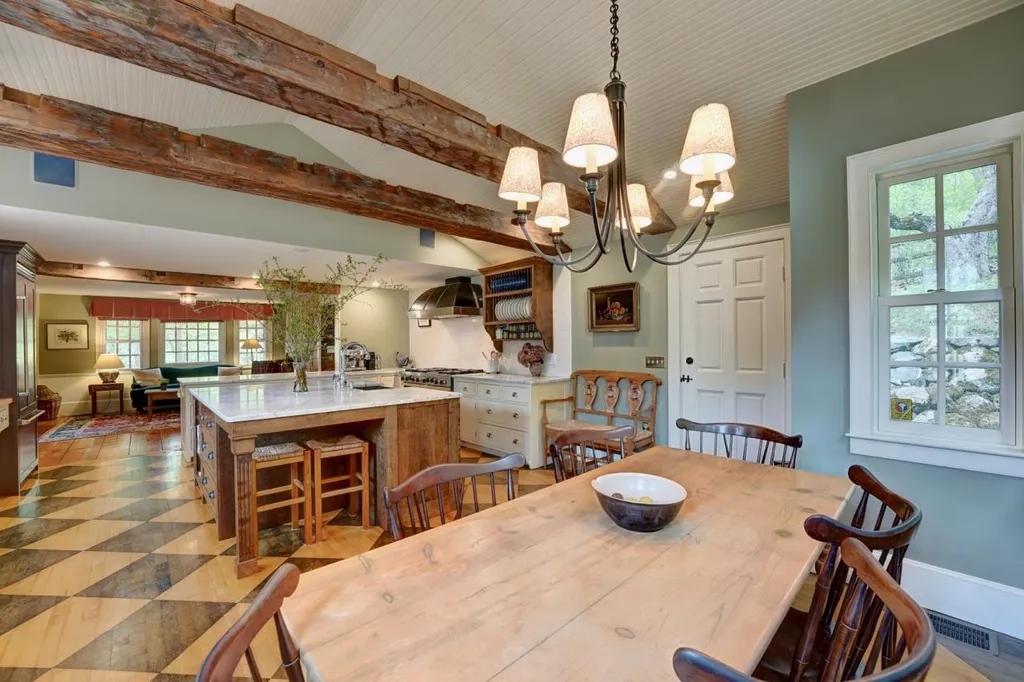 39 Thornell Road Newton NH 03858