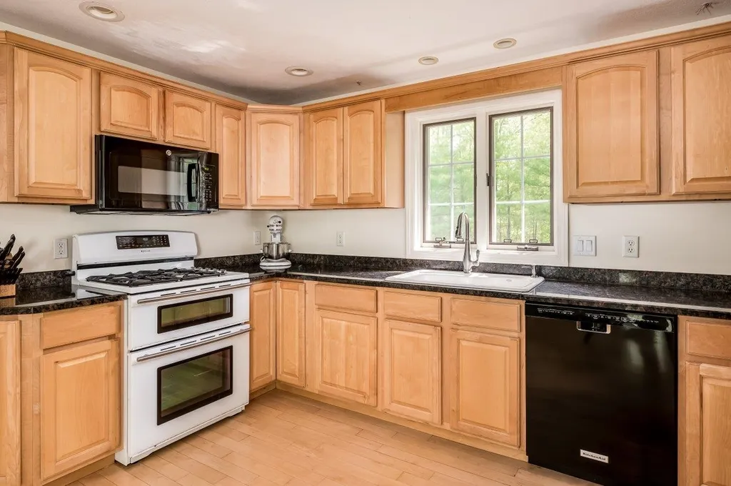 47 Blue Hills Drive Rochester NH 03839