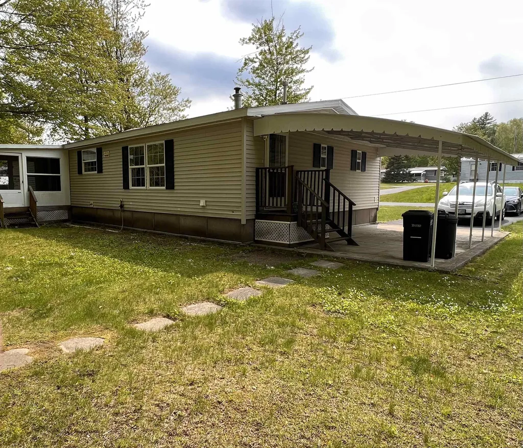 41 Brandon Place Claremont NH 03743