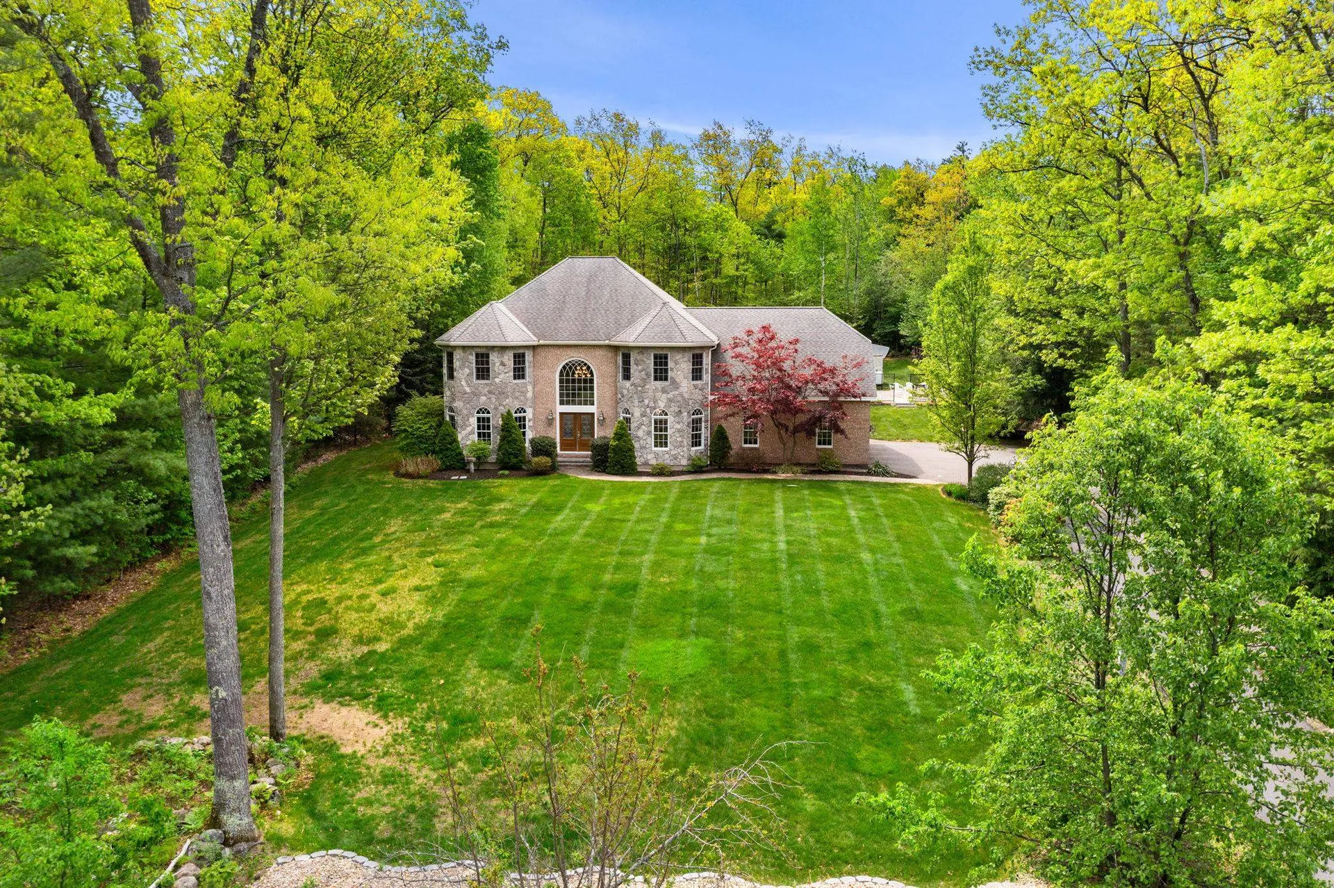 13 Welch Road Londonderry NH 03053