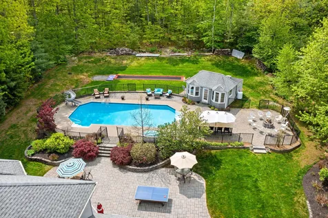 13 Welch Road Londonderry NH 03053