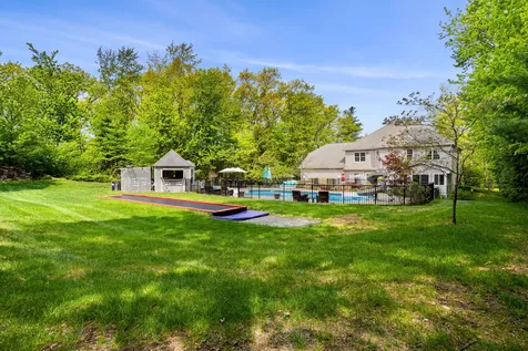 13 Welch Road Londonderry NH 03053