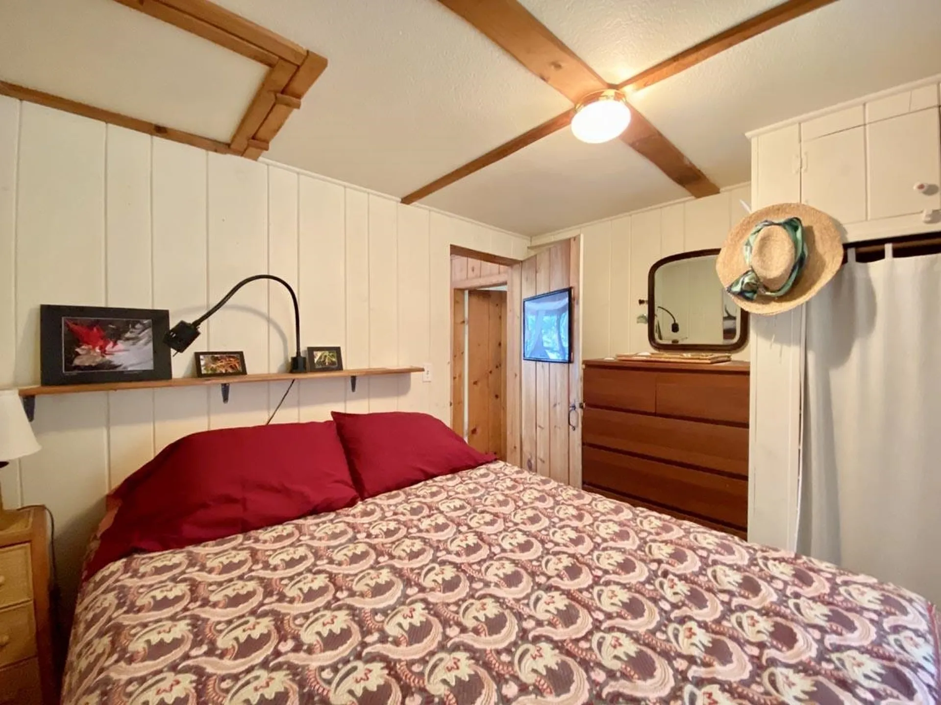 16 Hemlock Way Holderness NH 03245