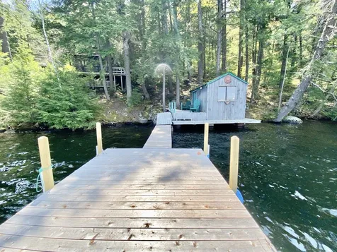16 Hemlock Way Holderness NH 03245