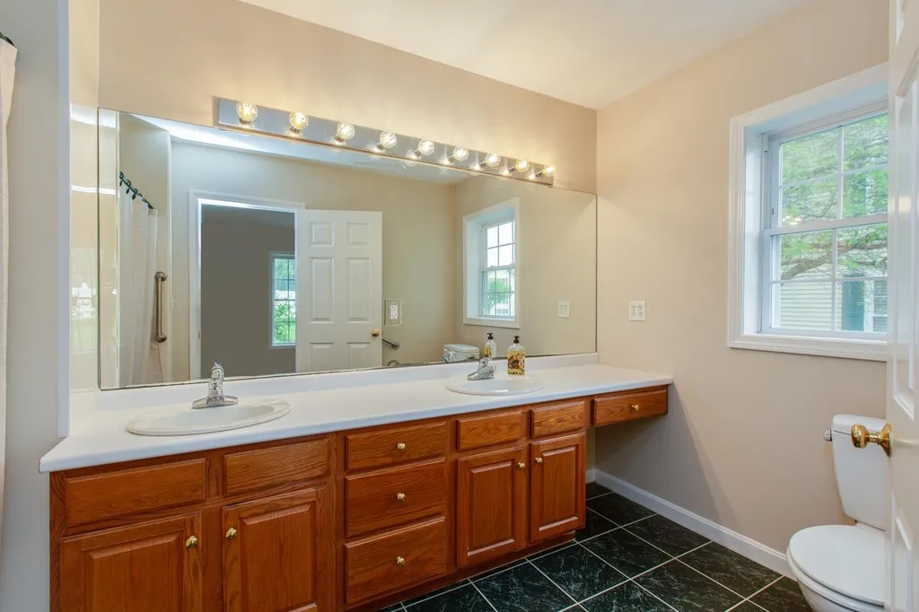 3 Meadowood Drive Exeter NH 03833