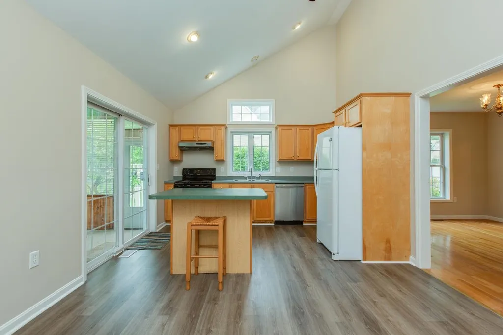 3 Meadowood Drive Exeter NH 03833