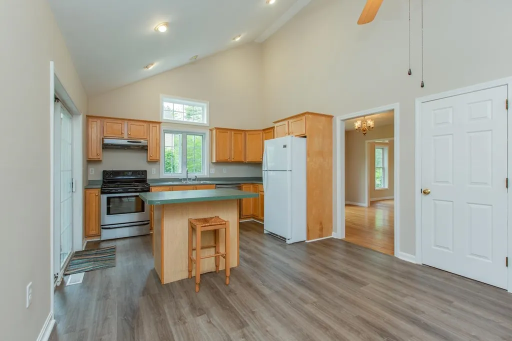 3 Meadowood Drive Exeter NH 03833