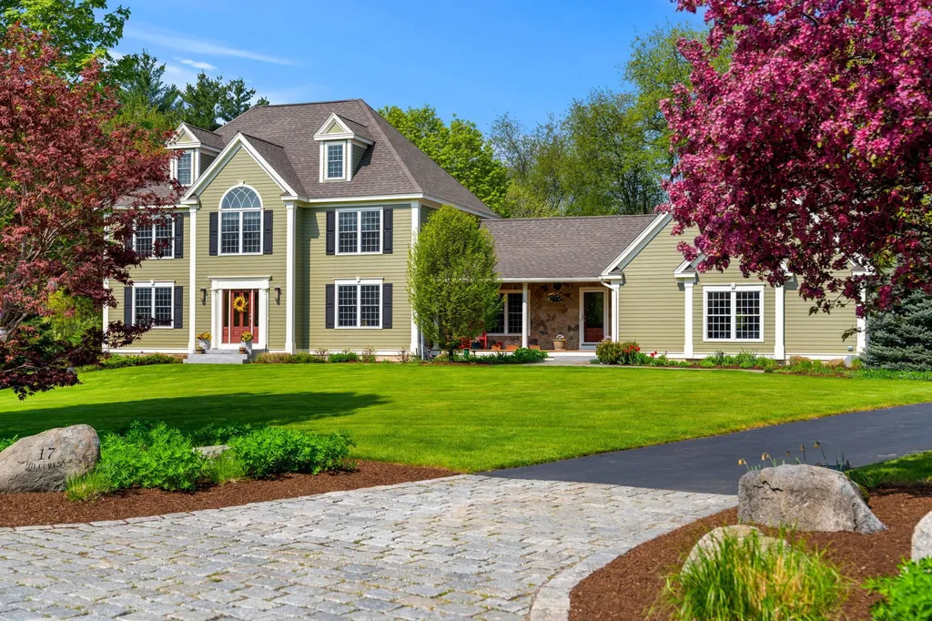 17 Hillcrest Drive Hampton Falls NH 03844