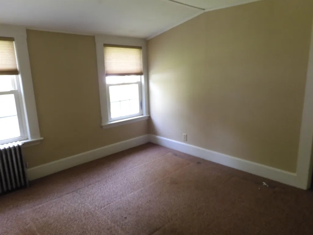 172 N. Policy Street Salem NH 03079