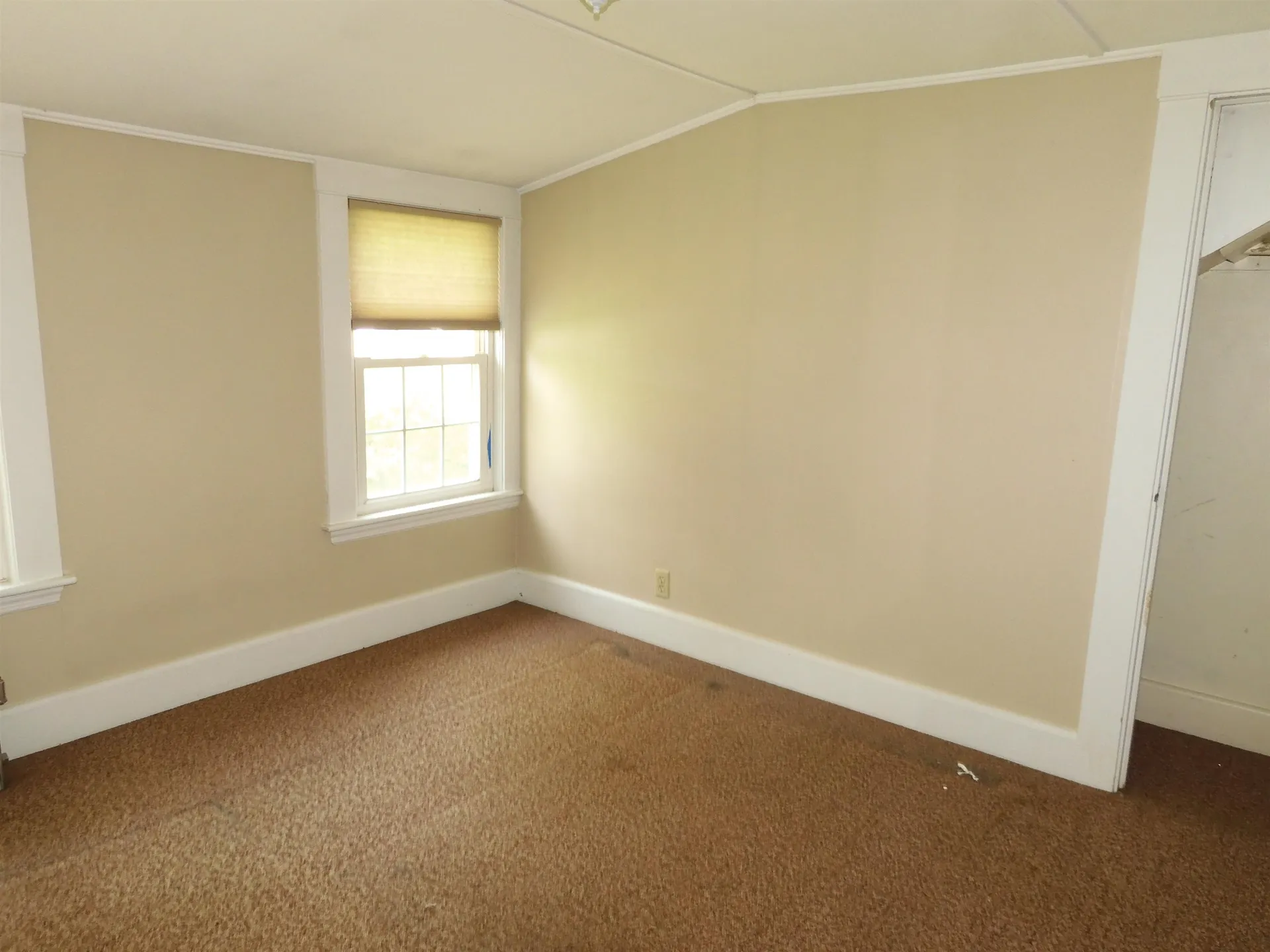 172 N. Policy Street Salem NH 03079