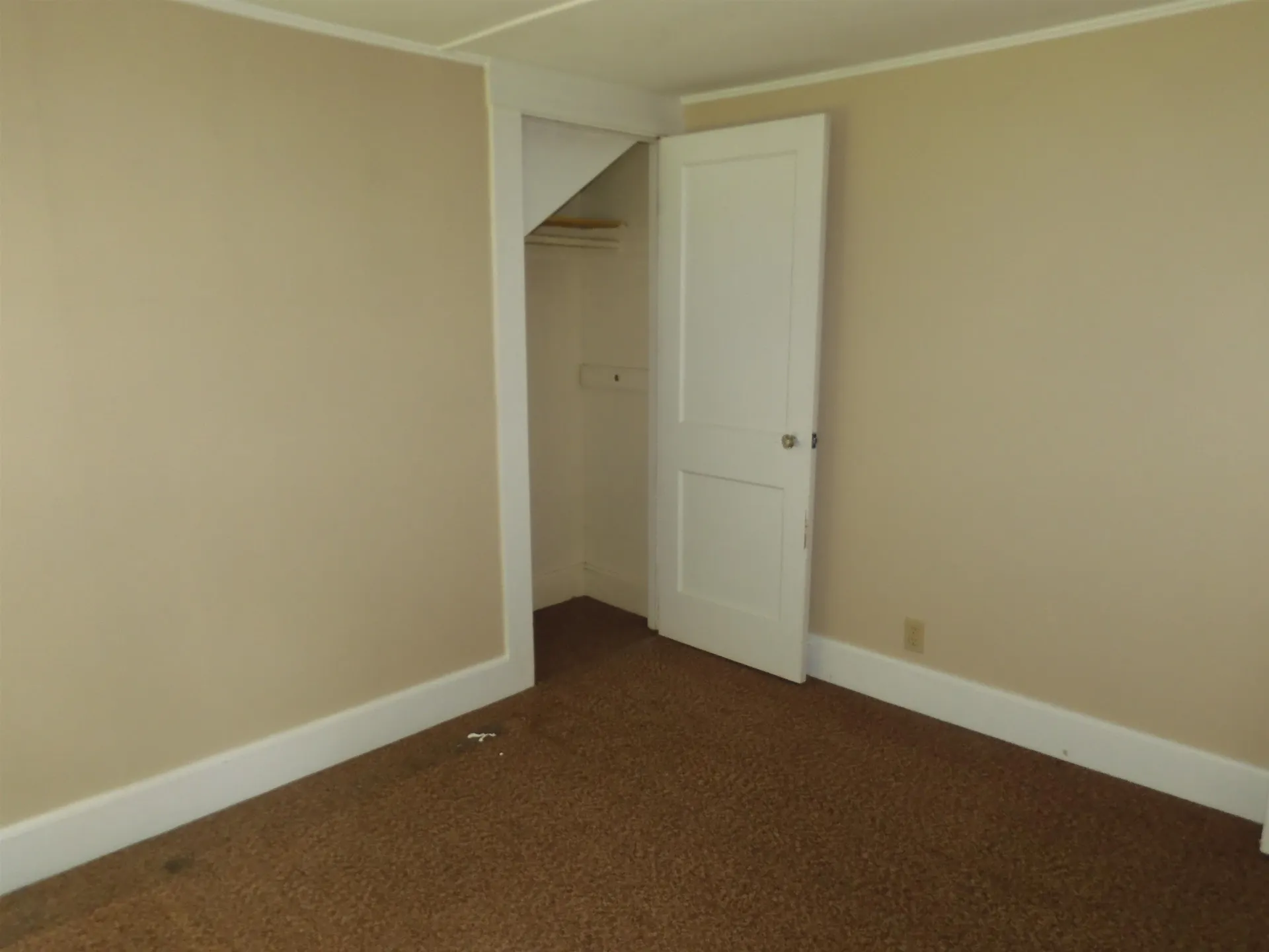 172 N. Policy Street Salem NH 03079