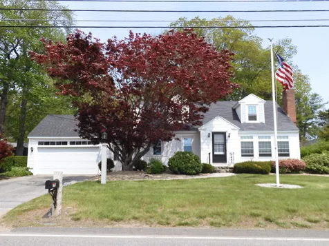 172 N. Policy Street Salem NH 03079
