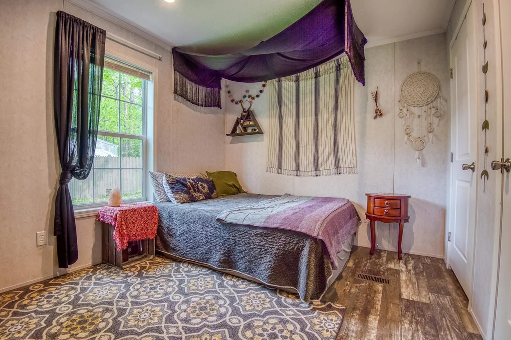 10 Fox Cross Lane Northwood NH 03261