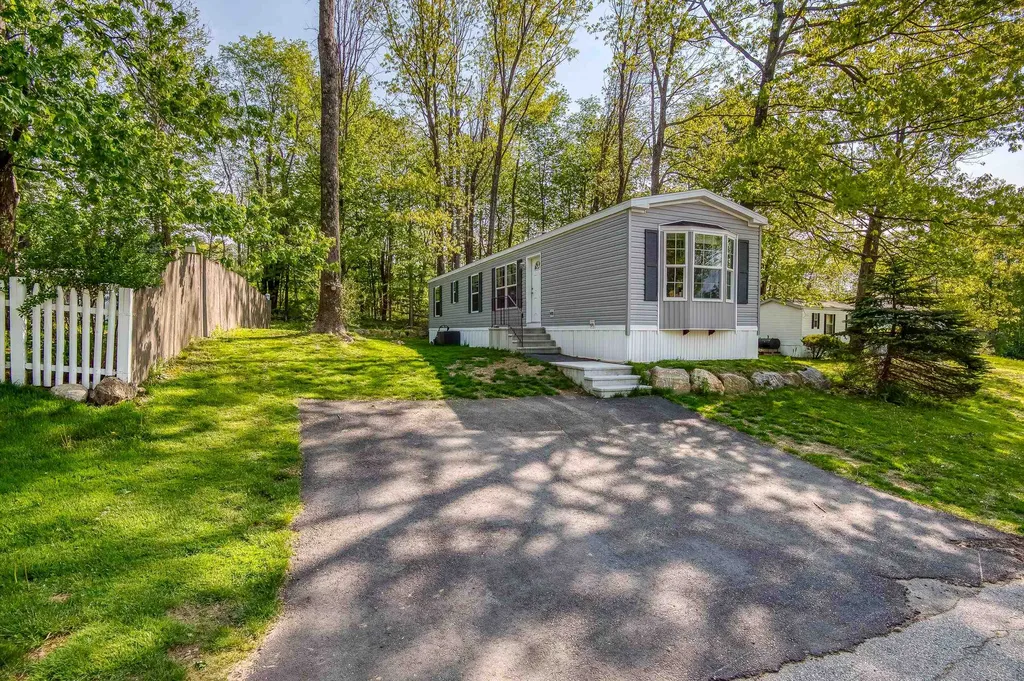 10 Fox Cross Lane Northwood NH 03261