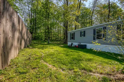 10 Fox Cross Lane Northwood NH 03261