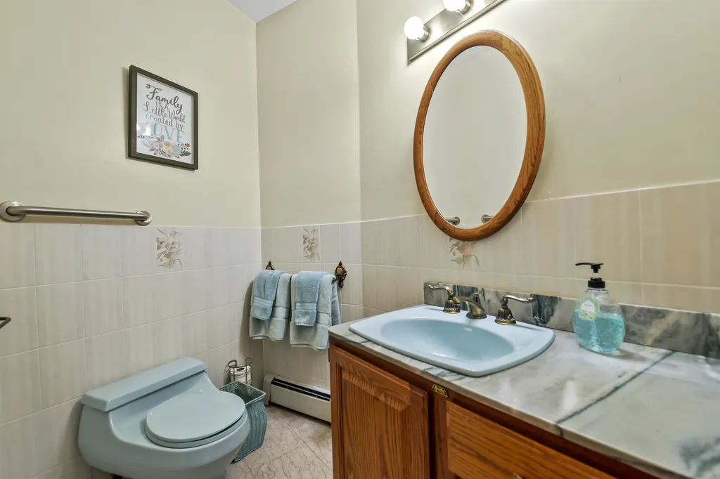5 Birch Road Newton NH 03858