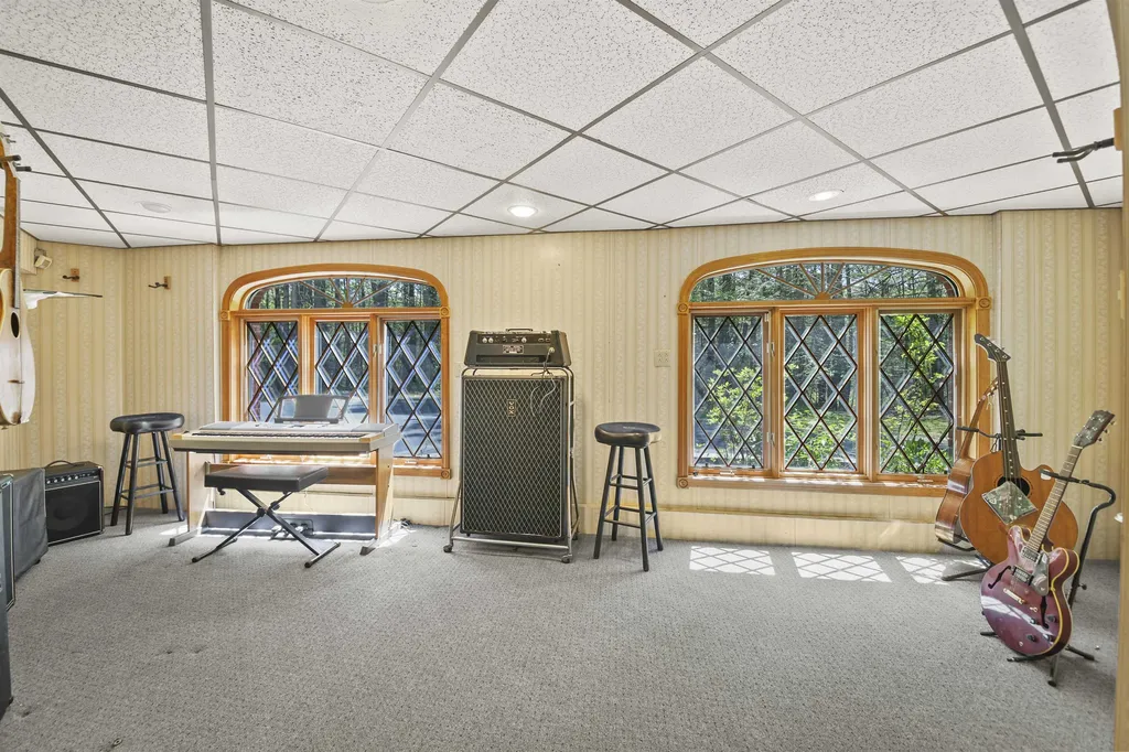 5 Birch Road Newton NH 03858