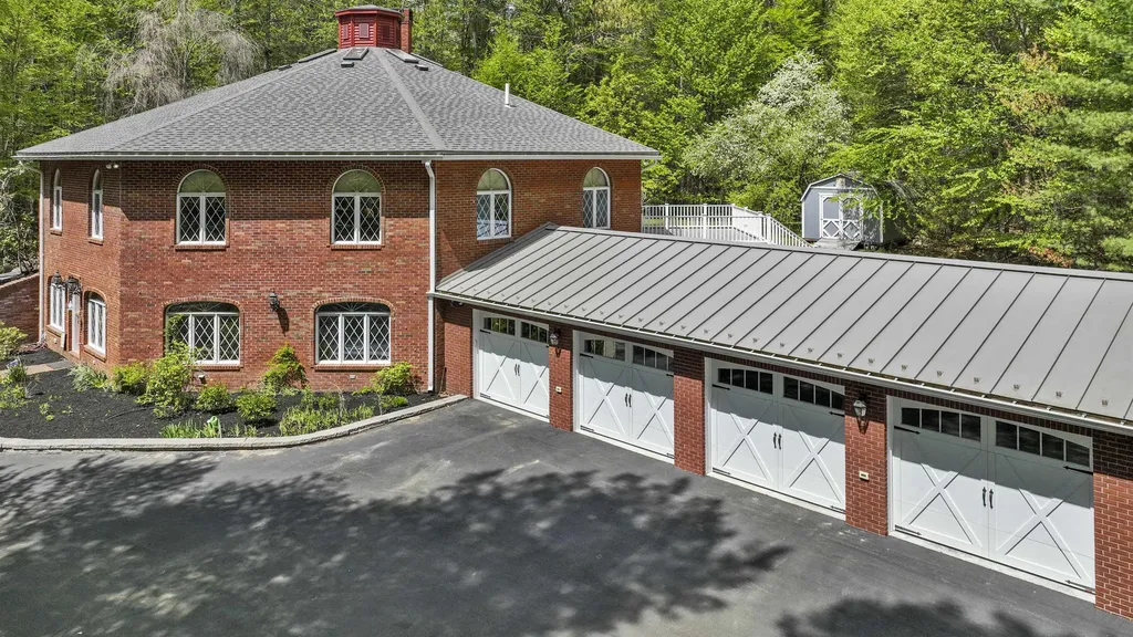 5 Birch Road Newton NH 03858