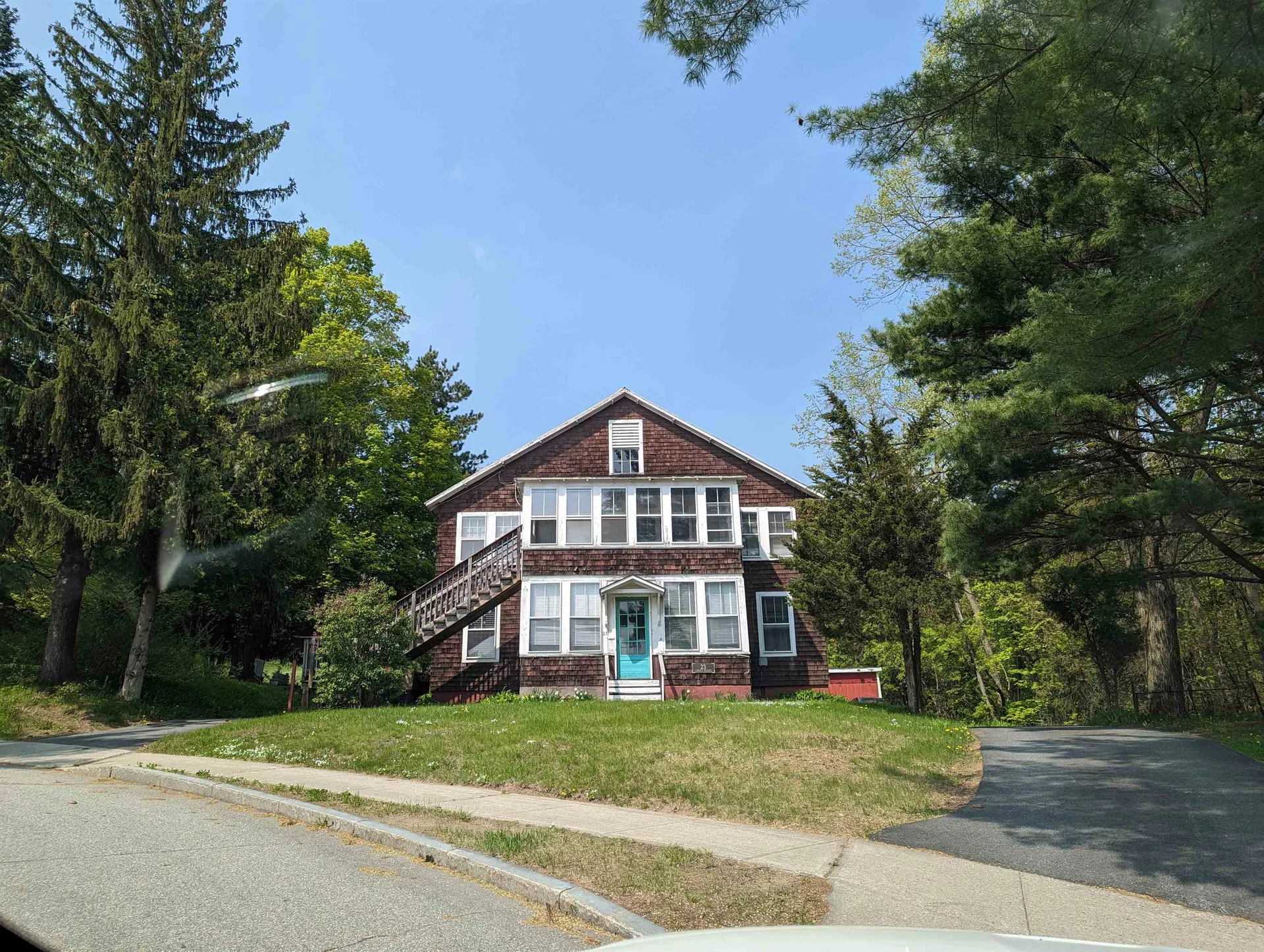 23 Lincoln Heights Claremont NH 03743