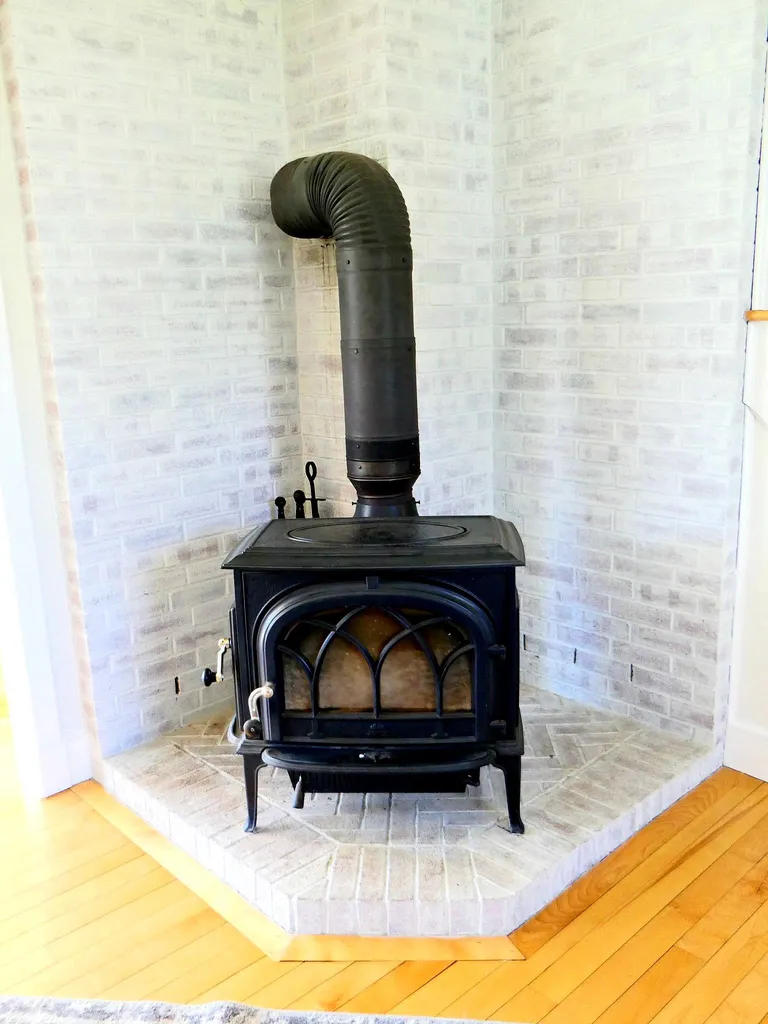 16 Clover Lane Jericho VT 05465