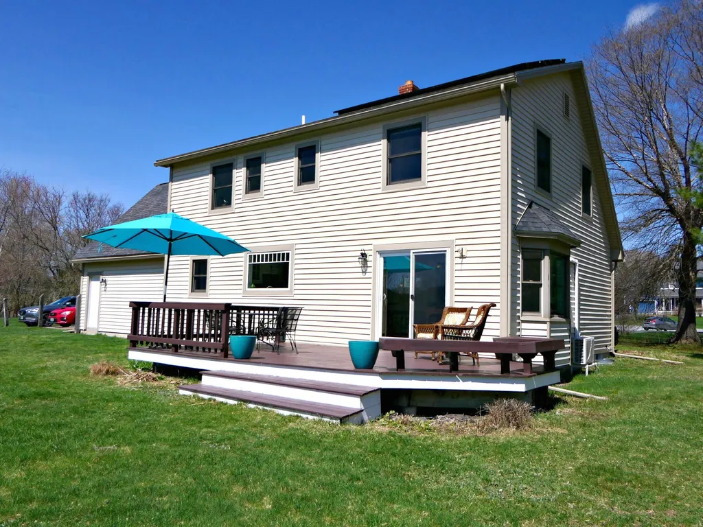 16 Clover Lane Jericho VT 05465