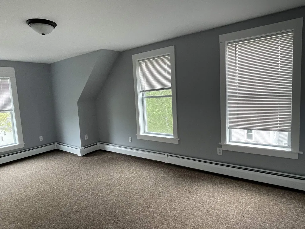 13 Arch Street Northfield NH 03276